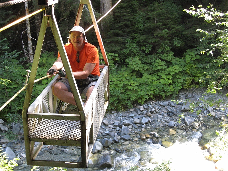 IMG_5501.JPG - Hand operated cable car across the Chilliwack
